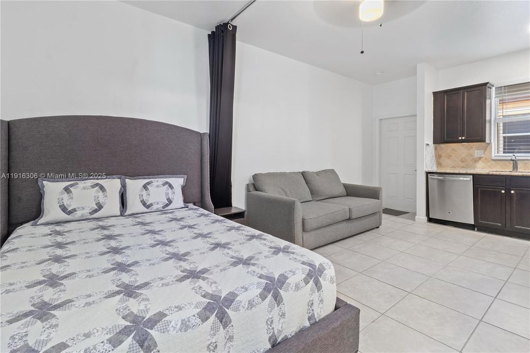 For Rent: $1,700 (1 beds, 1 baths, 0 Square Feet)