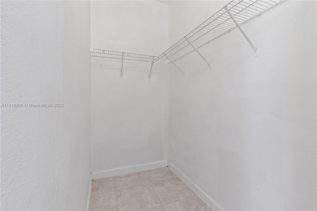 For Rent: $1,700 (1 beds, 1 baths, 0 Square Feet)