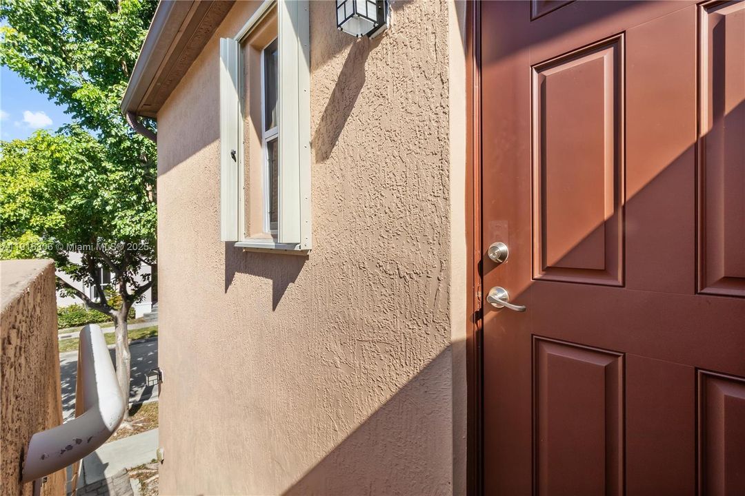 For Rent: $1,700 (1 beds, 1 baths, 0 Square Feet)