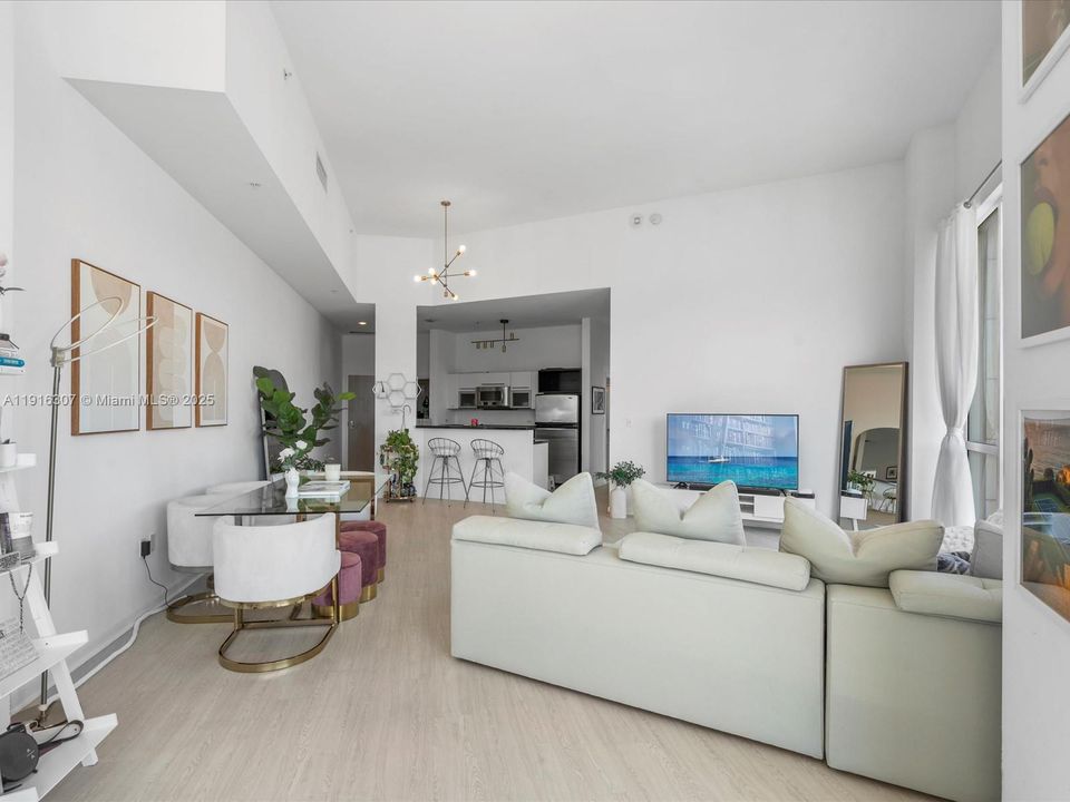 En Venta: $450,000 (1 camas, 1 baños, 1000 Pies cuadrados)