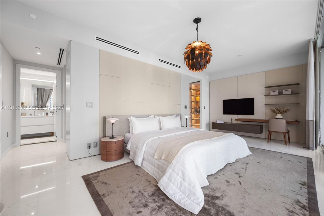 待售: $7,995,000 (4 贝兹, 4 浴室, 3643 平方英尺)