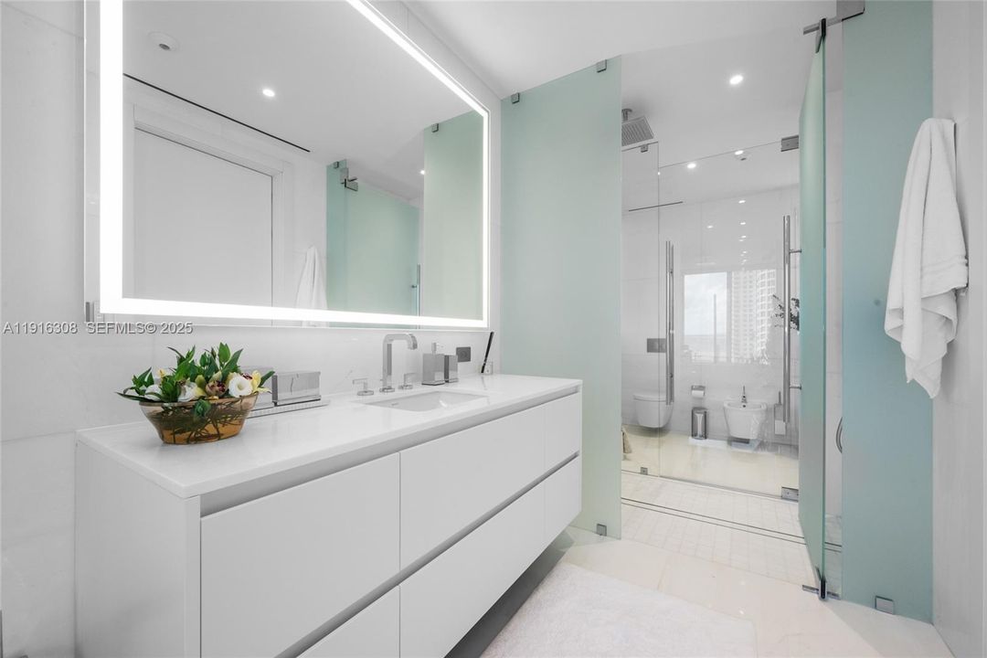 Primary Bed Bathroom