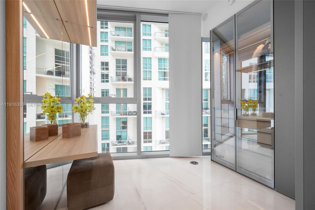 待售: $7,995,000 (4 贝兹, 4 浴室, 3643 平方英尺)