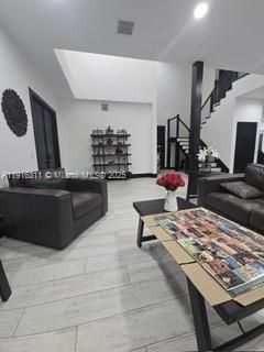 For Rent: $8,900 (5 beds, 5 baths, 3715 Square Feet)