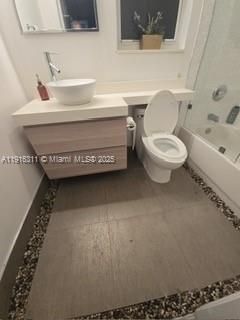 For Rent: $8,900 (5 beds, 5 baths, 3715 Square Feet)