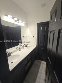 For Rent: $8,900 (5 beds, 5 baths, 3715 Square Feet)