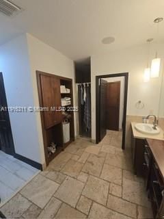 For Rent: $8,900 (5 beds, 5 baths, 3715 Square Feet)