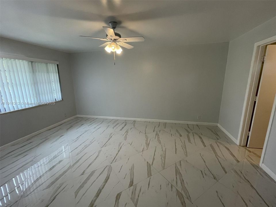 В аренду: $3,000 (3 спален, 2 ванн, 1270 Квадратных фут)