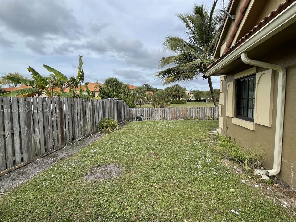 В аренду: $3,000 (3 спален, 2 ванн, 1270 Квадратных фут)