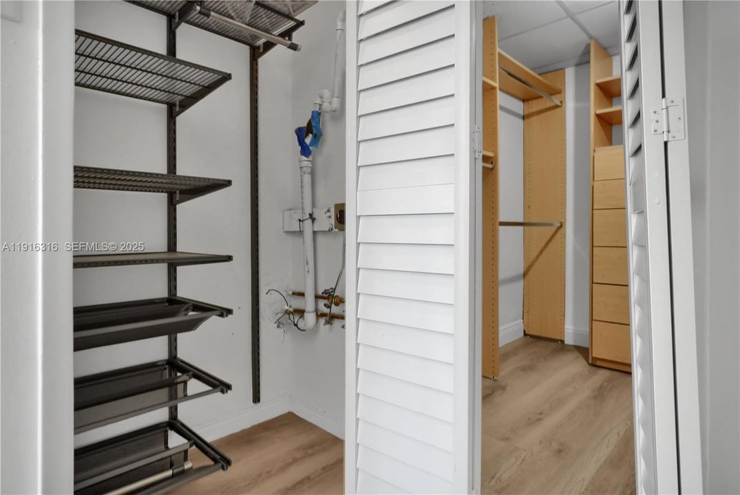 待售: $399,000 (1 贝兹, 1 浴室, 1046 平方英尺)