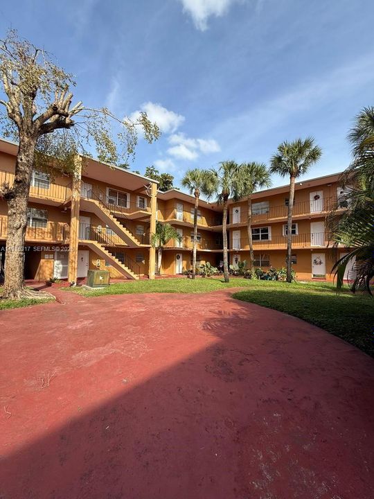 В аренду: $1,699 (1 спален, 1 ванн, 583 Квадратных фут)