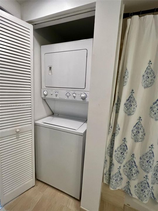 待售: $430,000 (1 贝兹, 1 浴室, 825 平方英尺)