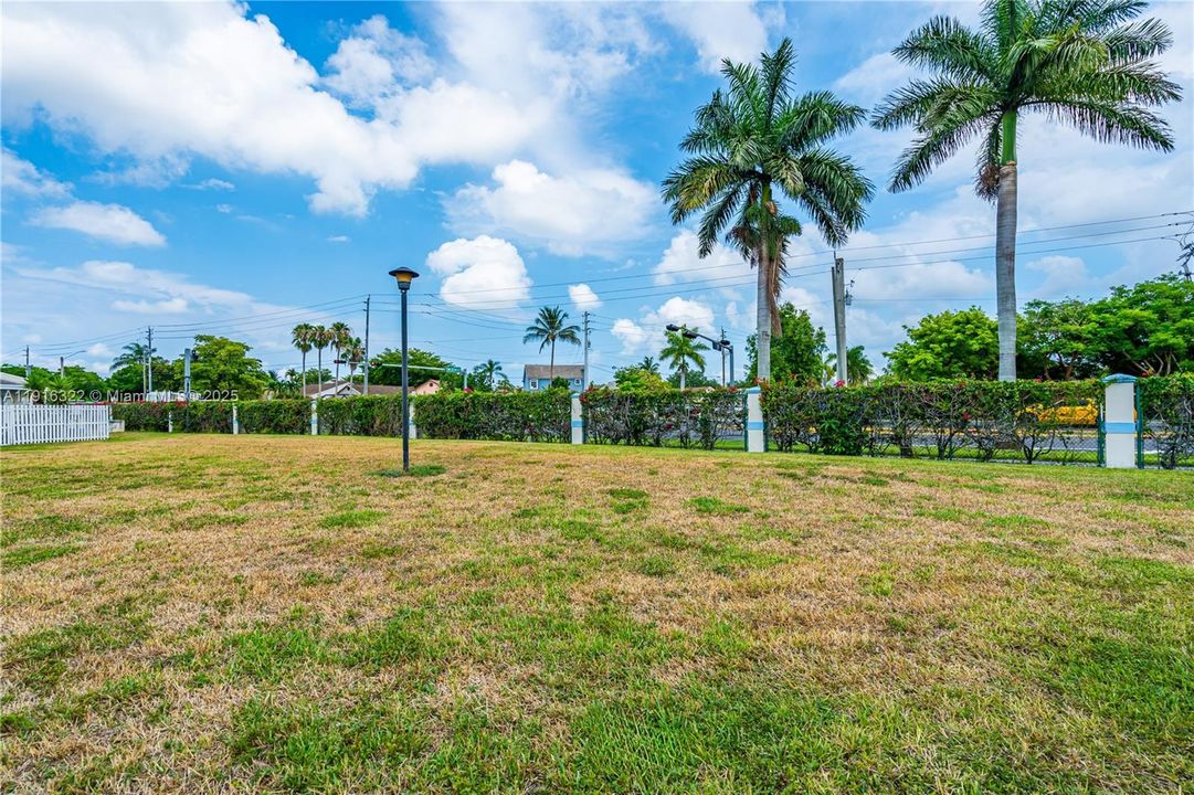 For Sale: $367,500 (3 beds, 2 baths, 1458 Square Feet)