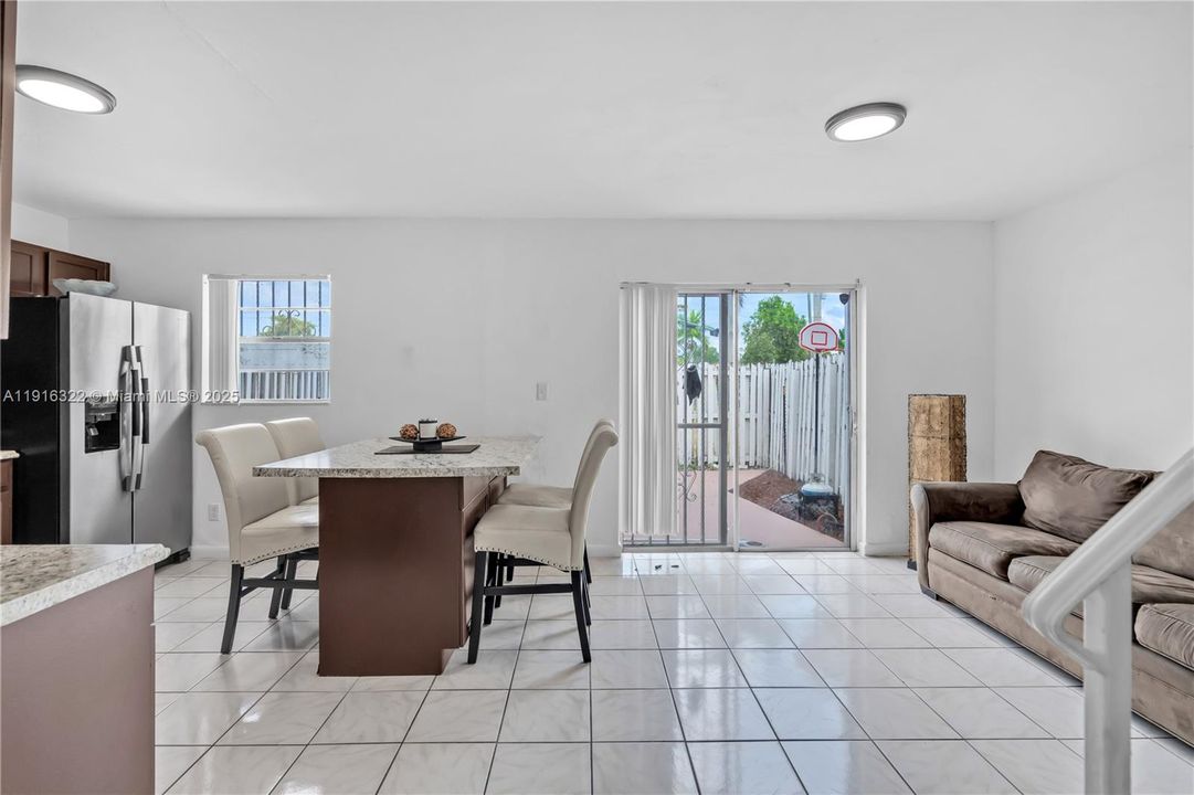 For Sale: $367,500 (3 beds, 2 baths, 1458 Square Feet)