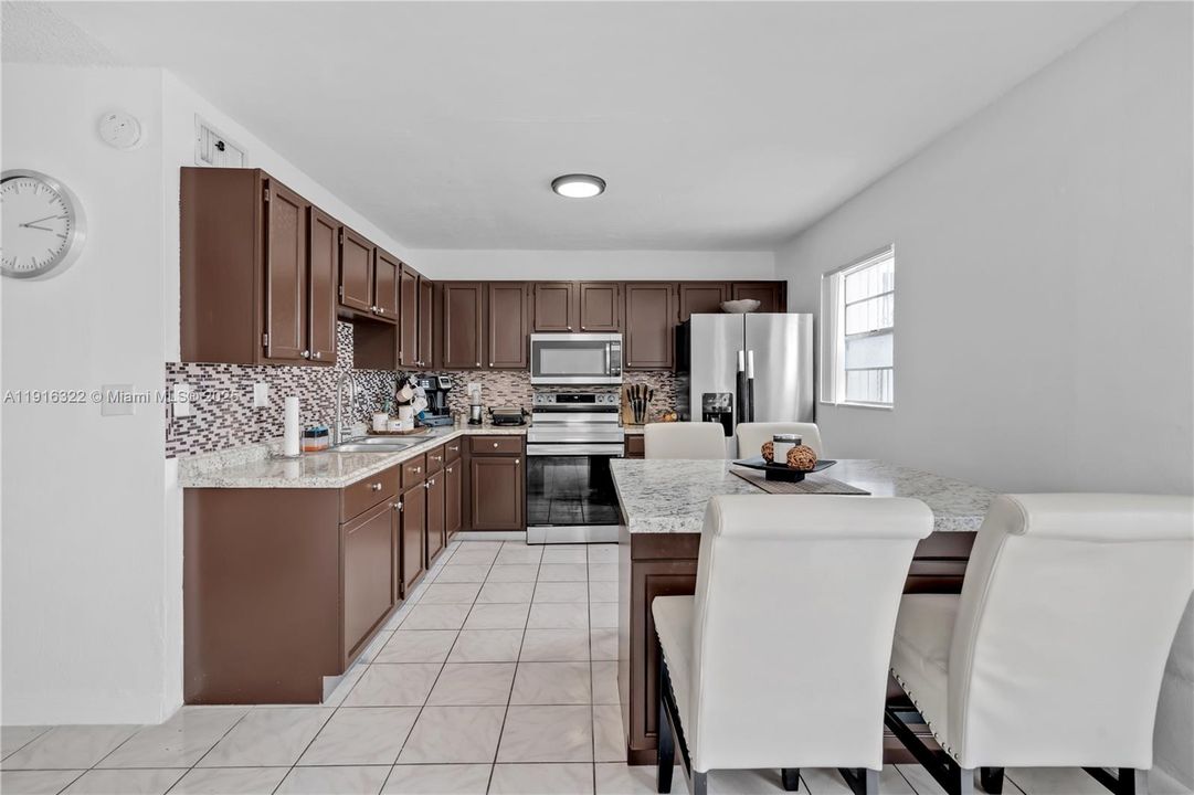 For Sale: $367,500 (3 beds, 2 baths, 1458 Square Feet)