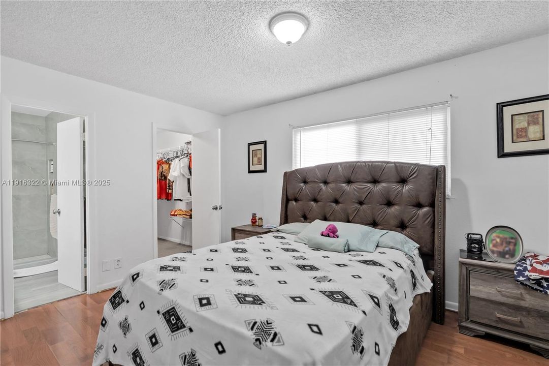 For Sale: $367,500 (3 beds, 2 baths, 1458 Square Feet)