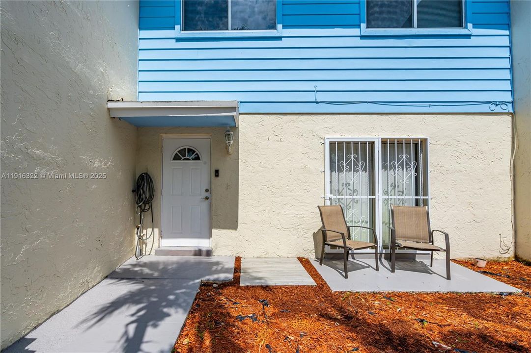 For Sale: $367,500 (3 beds, 2 baths, 1458 Square Feet)