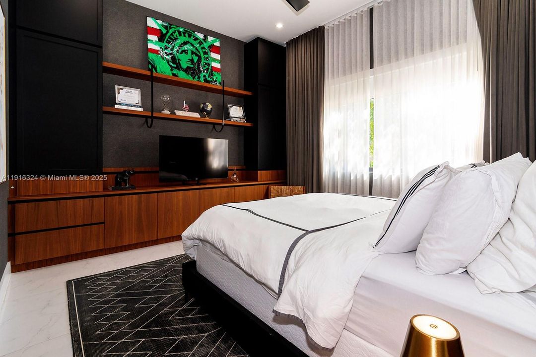 En Venta: $4,500,000 (5 camas, 4 baños, 4142 Pies cuadrados)