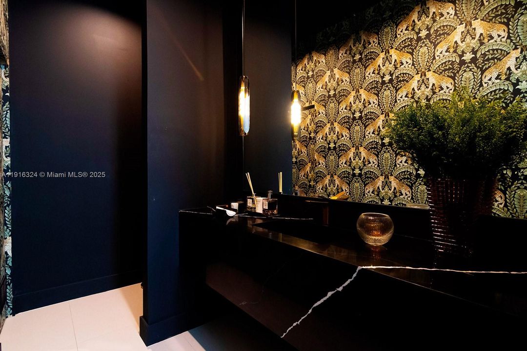 En Venta: $4,500,000 (5 camas, 4 baños, 4142 Pies cuadrados)