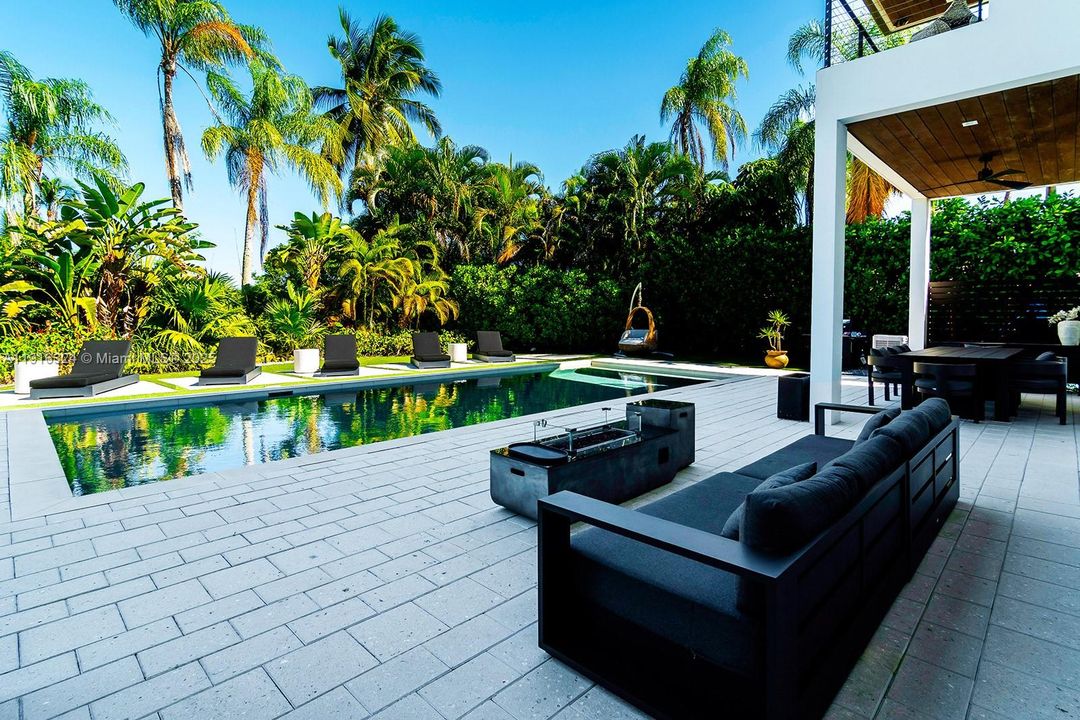 En Venta: $4,500,000 (5 camas, 4 baños, 4142 Pies cuadrados)