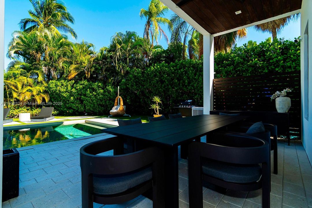 En Venta: $4,500,000 (5 camas, 4 baños, 4142 Pies cuadrados)