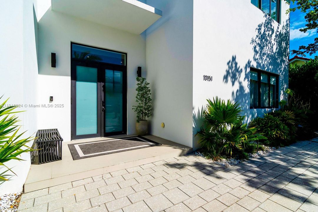 En Venta: $4,500,000 (5 camas, 4 baños, 4142 Pies cuadrados)