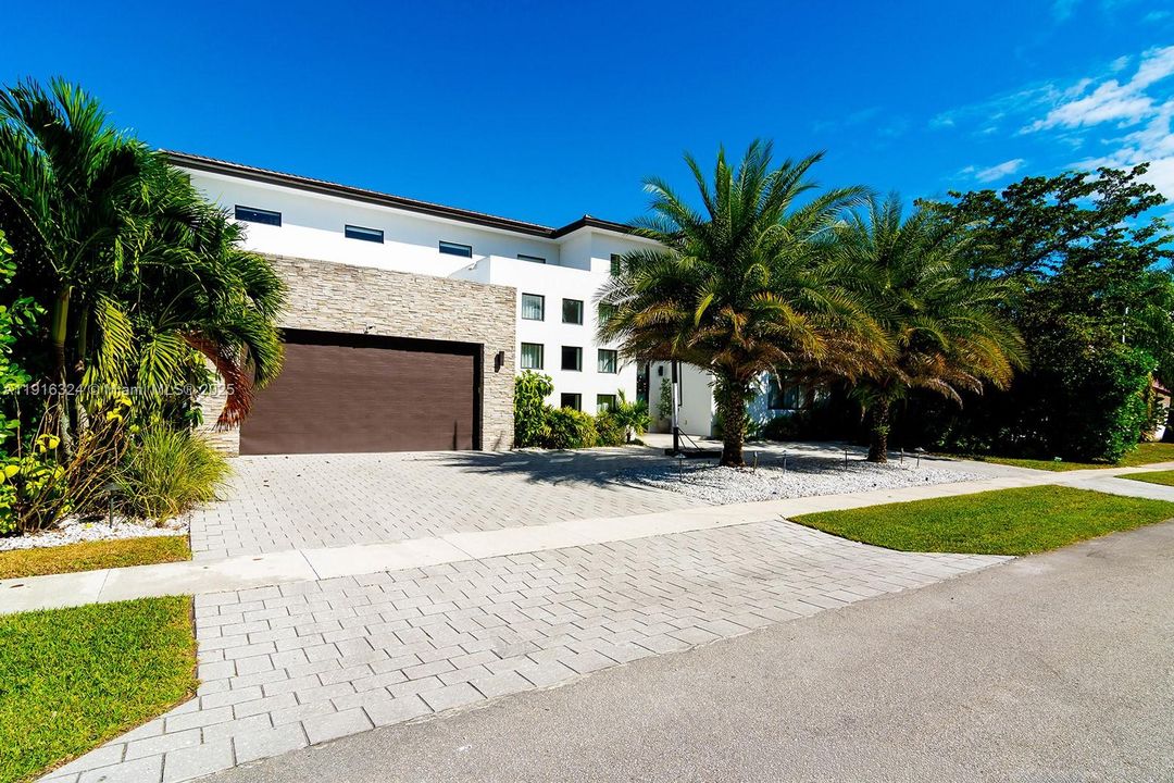 En Venta: $4,500,000 (5 camas, 4 baños, 4142 Pies cuadrados)