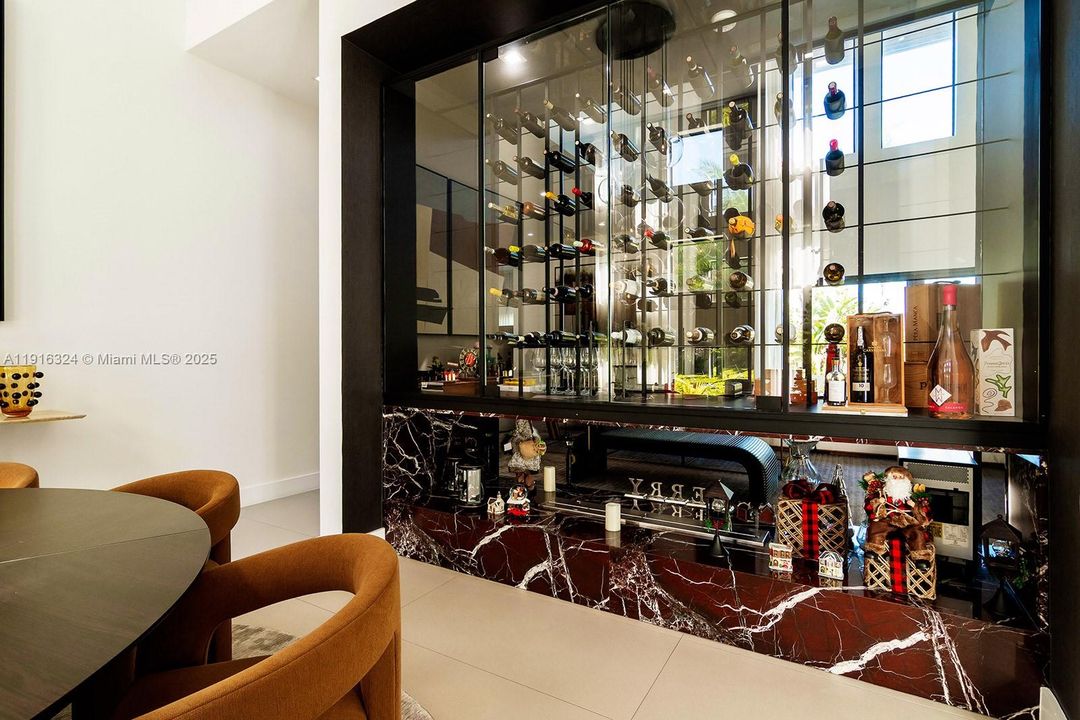 En Venta: $4,500,000 (5 camas, 4 baños, 4142 Pies cuadrados)