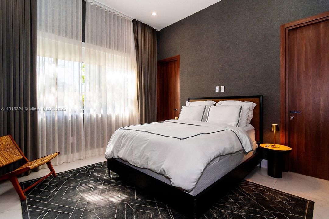 En Venta: $4,500,000 (5 camas, 4 baños, 4142 Pies cuadrados)