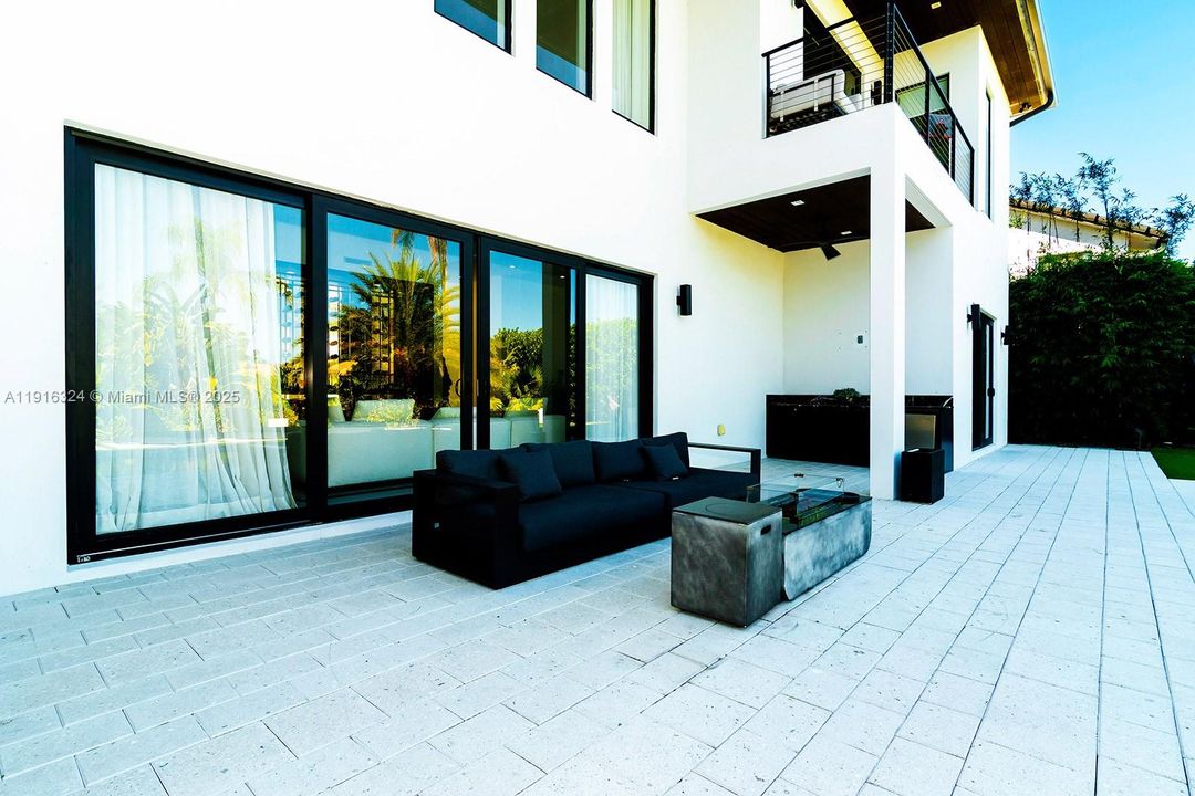 En Venta: $4,500,000 (5 camas, 4 baños, 4142 Pies cuadrados)