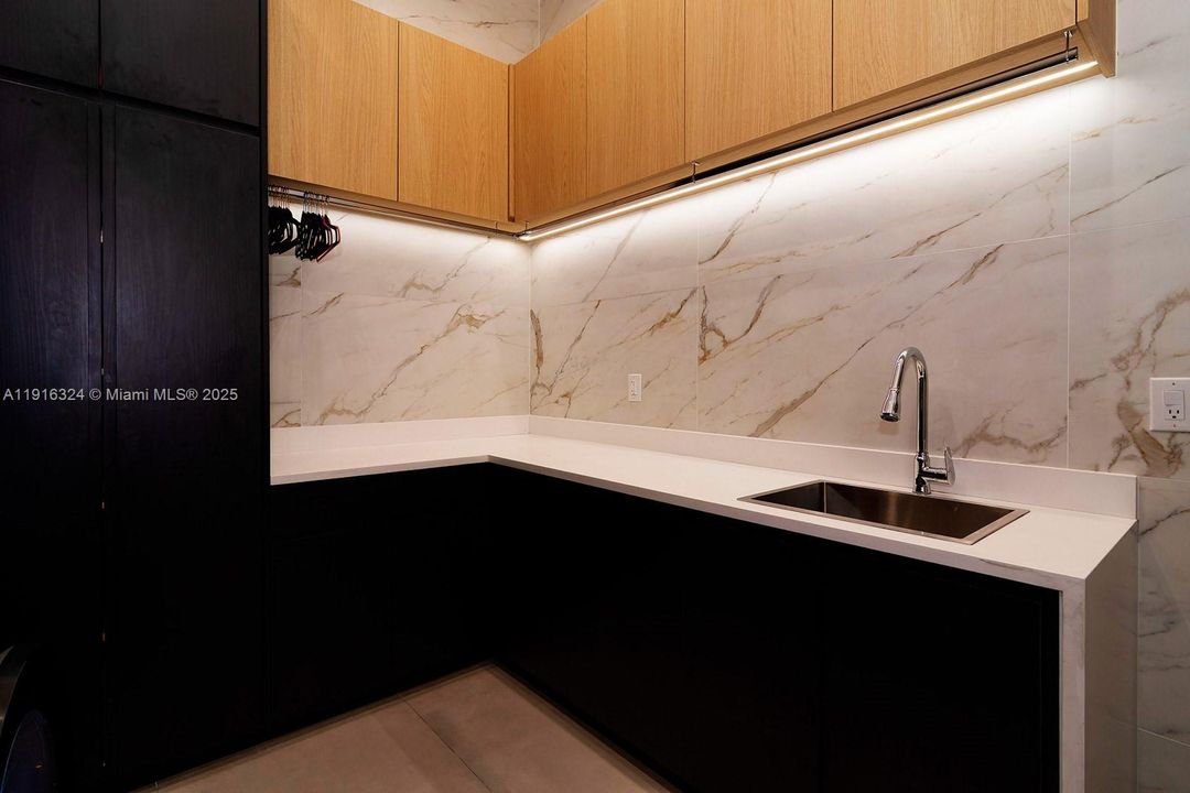 En Venta: $4,500,000 (5 camas, 4 baños, 4142 Pies cuadrados)