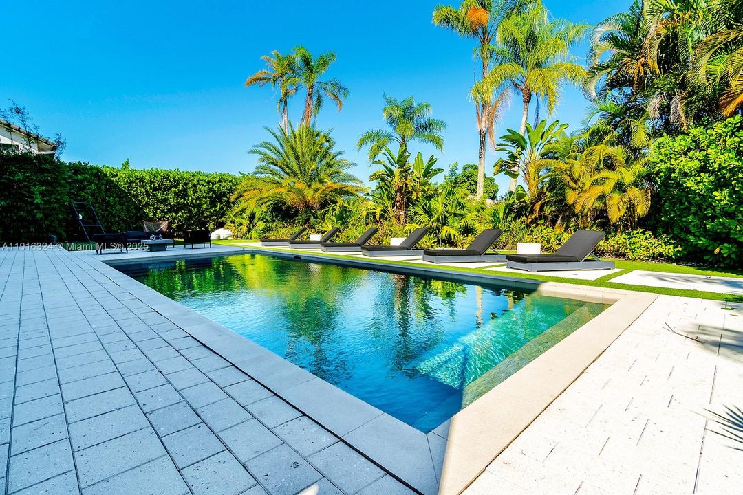 En Venta: $4,500,000 (5 camas, 4 baños, 4142 Pies cuadrados)