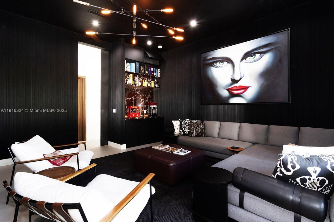 En Venta: $4,500,000 (5 camas, 4 baños, 4142 Pies cuadrados)