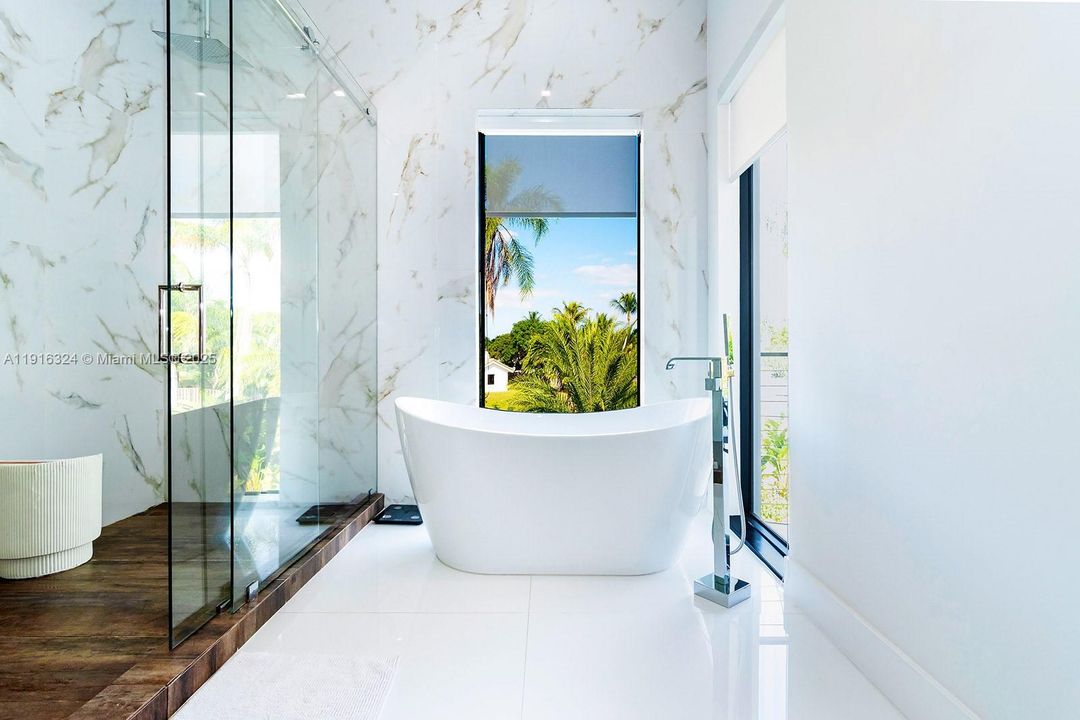 En Venta: $4,500,000 (5 camas, 4 baños, 4142 Pies cuadrados)