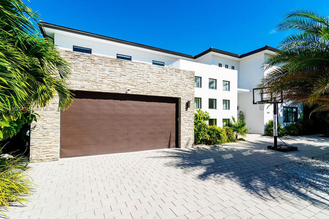 En Venta: $4,500,000 (5 camas, 4 baños, 4142 Pies cuadrados)