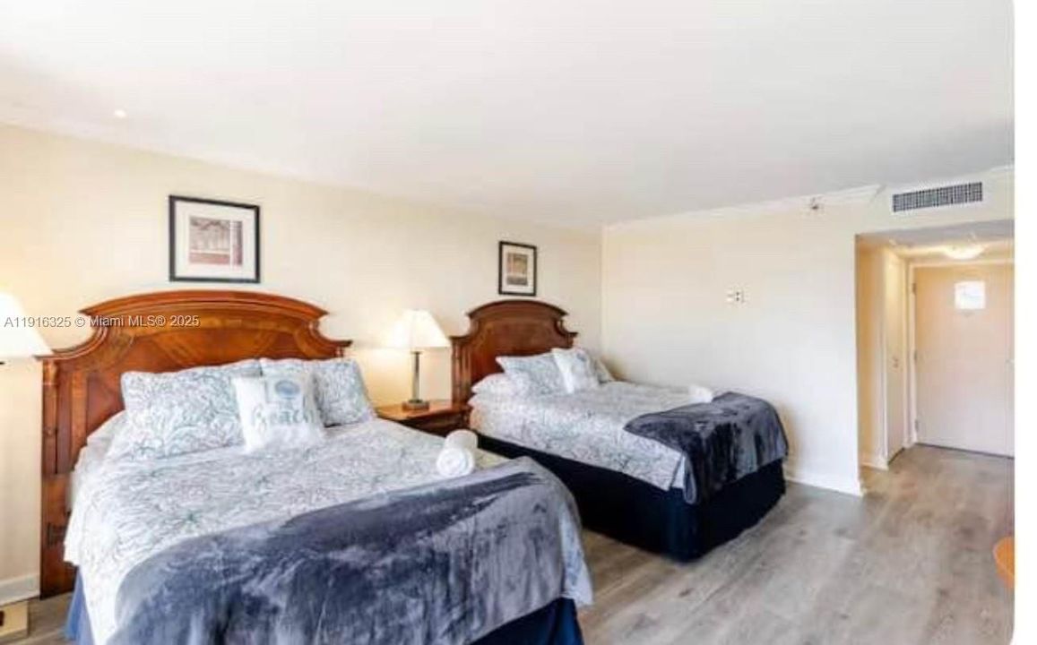 For Rent: $1,800 (0 beds, 1 baths, 360 Square Feet)