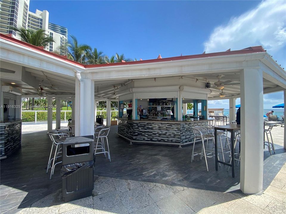 For Rent: $1,800 (0 beds, 1 baths, 360 Square Feet)