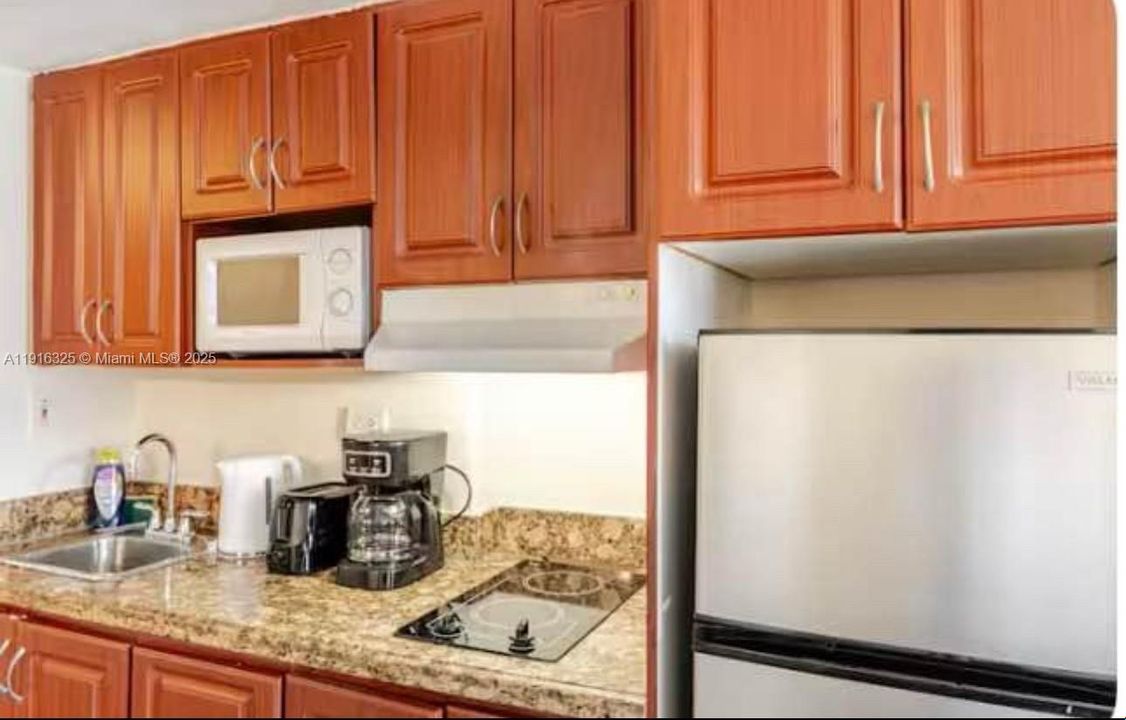 For Rent: $1,800 (0 beds, 1 baths, 360 Square Feet)