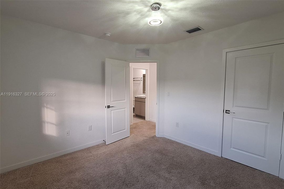 For Rent: $3,500 (4 beds, 3 baths, 1602 Square Feet)