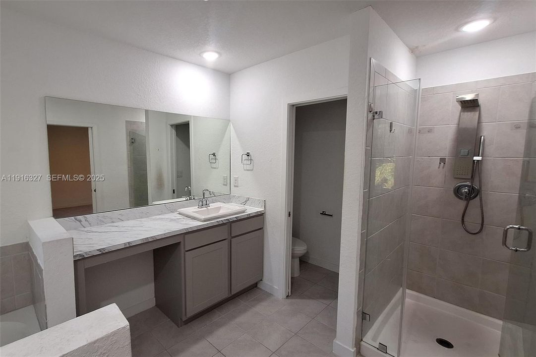 For Rent: $3,500 (4 beds, 3 baths, 1602 Square Feet)