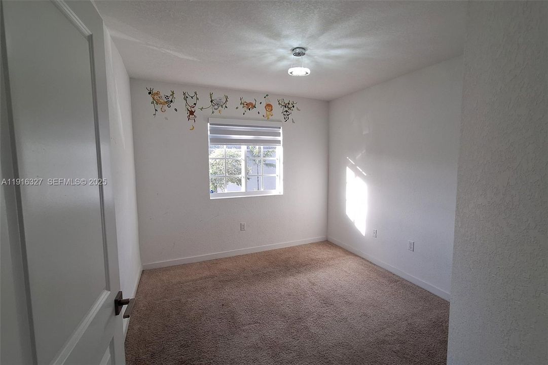 For Rent: $3,500 (4 beds, 3 baths, 1602 Square Feet)