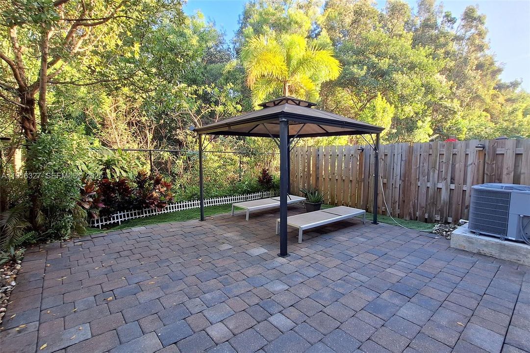 For Rent: $3,500 (4 beds, 3 baths, 1602 Square Feet)