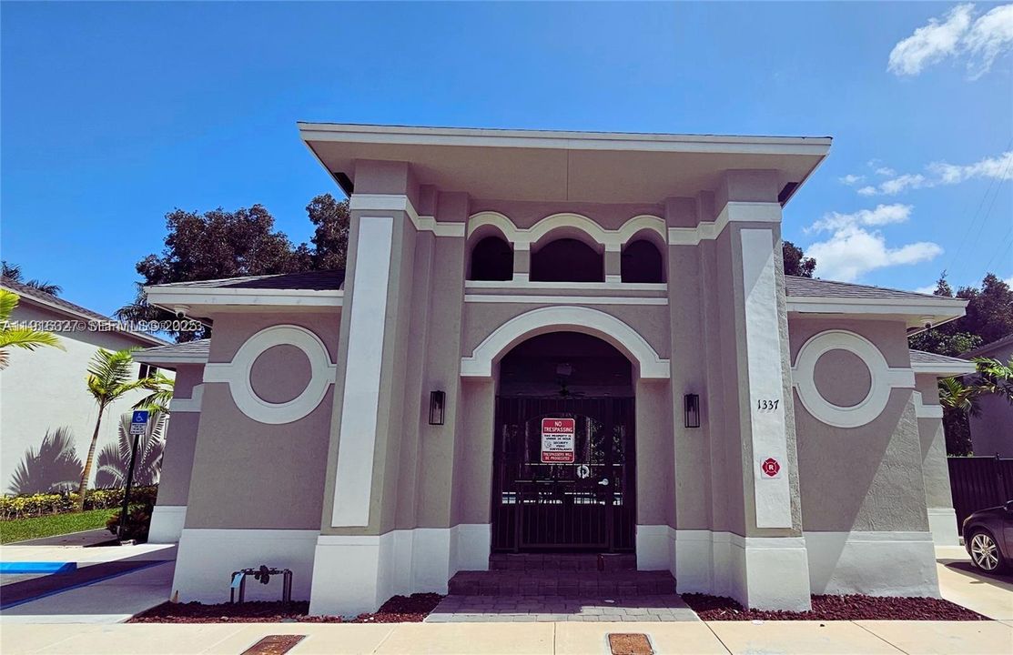 For Rent: $3,500 (4 beds, 3 baths, 1602 Square Feet)