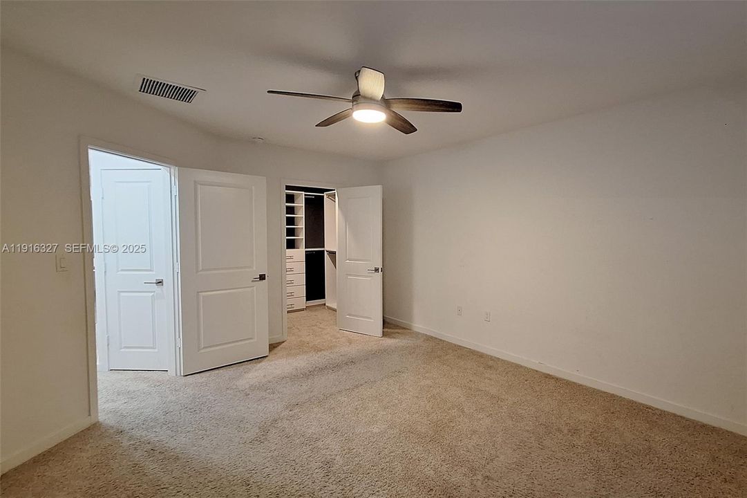 For Rent: $3,500 (4 beds, 3 baths, 1602 Square Feet)