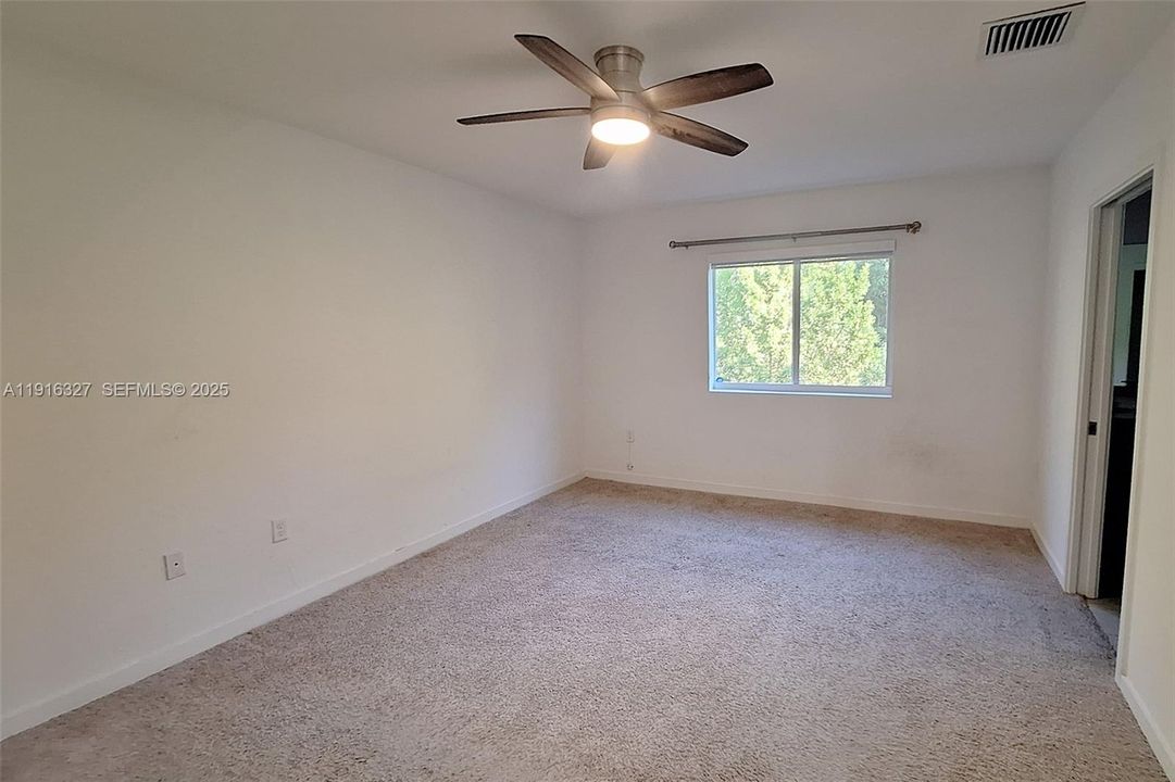 For Rent: $3,500 (4 beds, 3 baths, 1602 Square Feet)