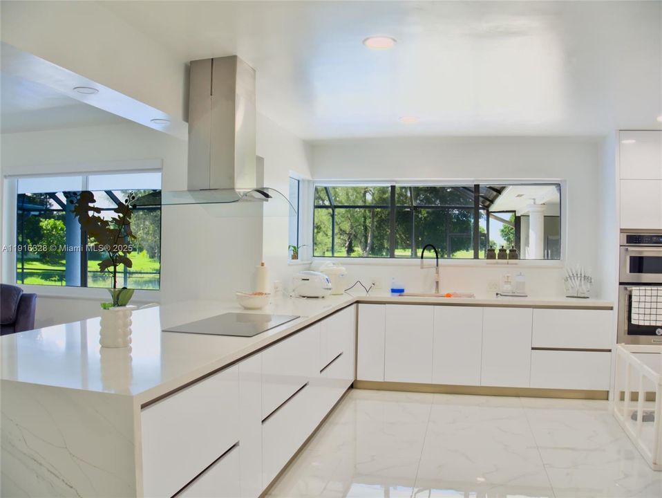 For Sale: $1,150,000 (6 beds, 4 baths, 2748 Square Feet)