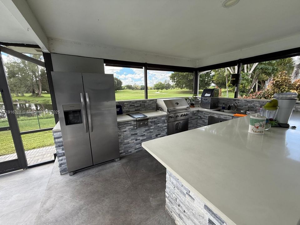 For Sale: $1,150,000 (6 beds, 4 baths, 2748 Square Feet)