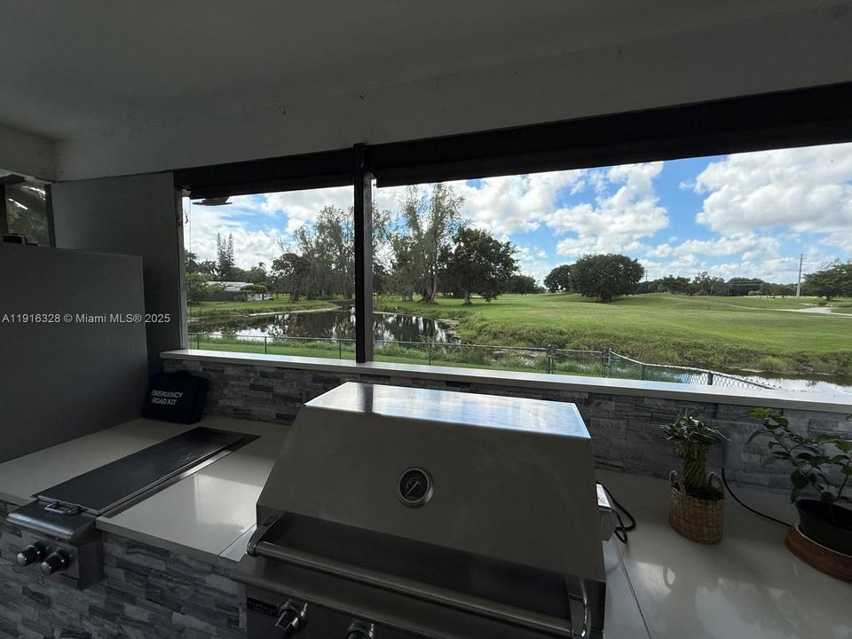 For Sale: $1,150,000 (6 beds, 4 baths, 2748 Square Feet)