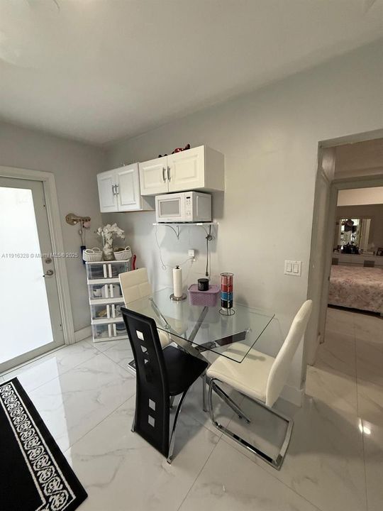 For Sale: $1,150,000 (6 beds, 4 baths, 2748 Square Feet)