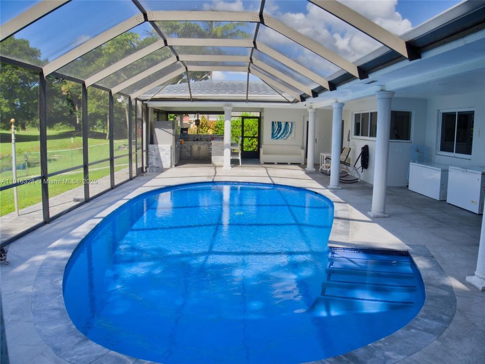 For Sale: $1,150,000 (6 beds, 4 baths, 2748 Square Feet)